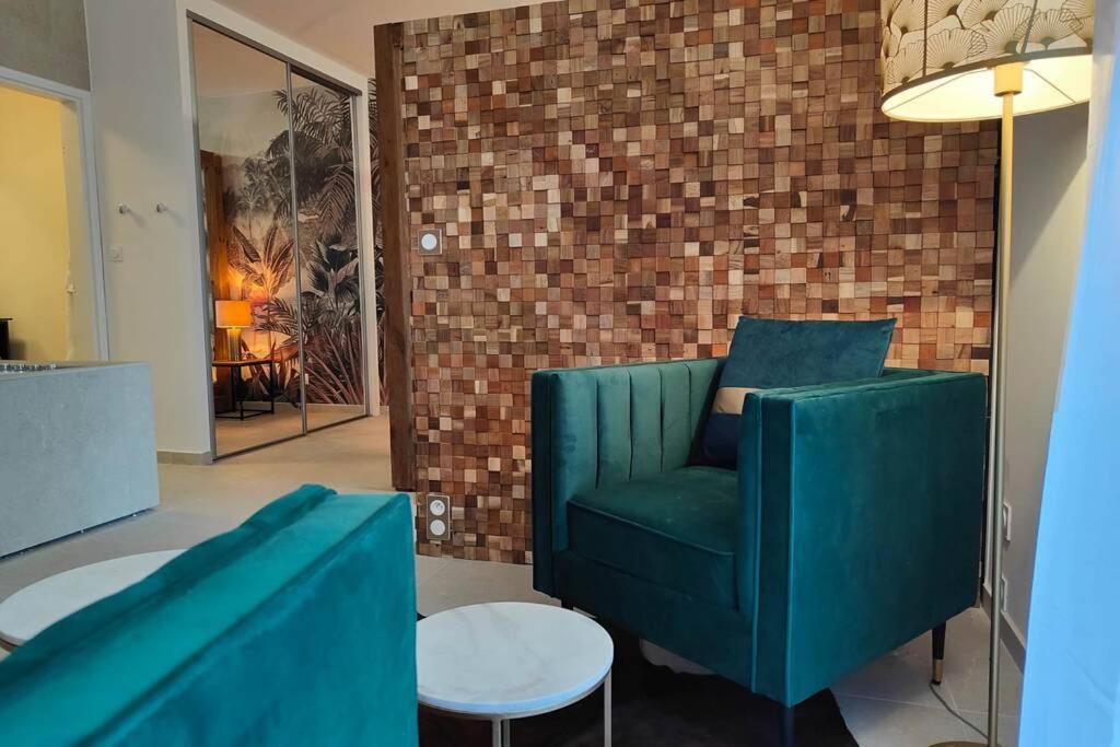 Suites Jm - Le Temps D'Une Escale Hyeres Exterior photo