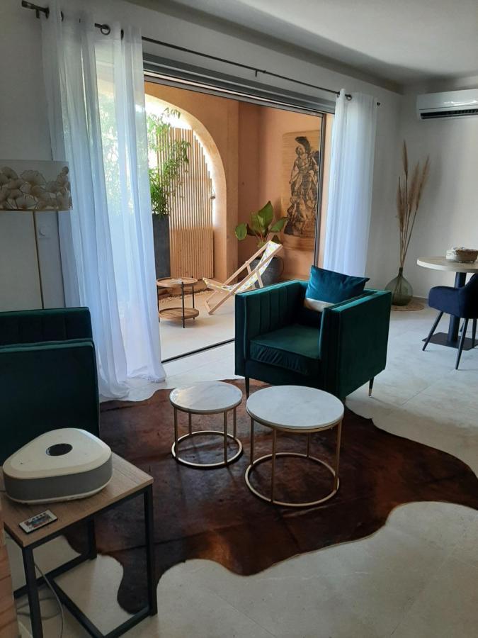 Suites Jm - Le Temps D'Une Escale Hyeres Exterior photo